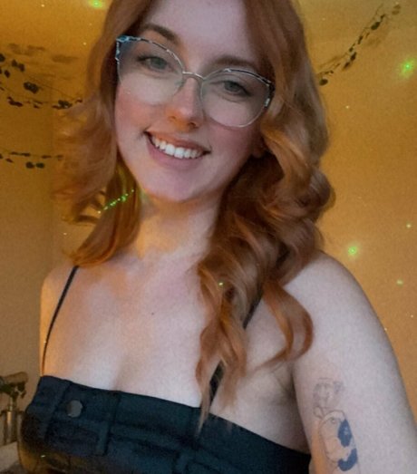 Em Cavell model best photo