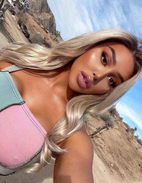 La Demi pornstar nude photo