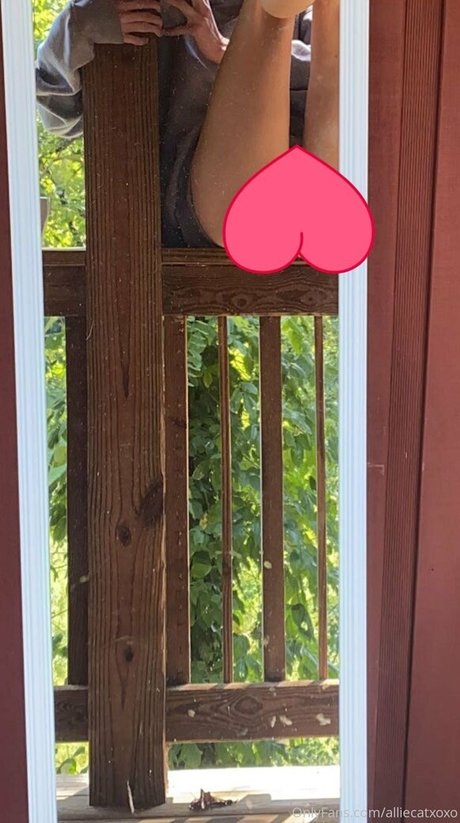 alliecatxoxo actress pic