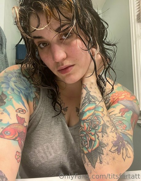 titsfortatt model nice picture