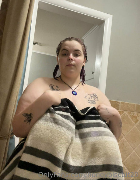 honeybiscuit20 sexy pornstar photo