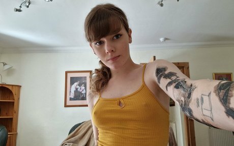 Applethecompany nude actress gallery