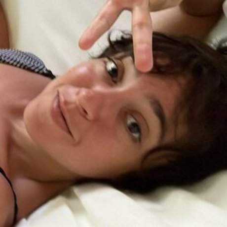 Valentina Bandeira pornstar erotic img