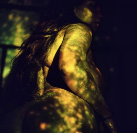 SukeshaRay sexy star picture