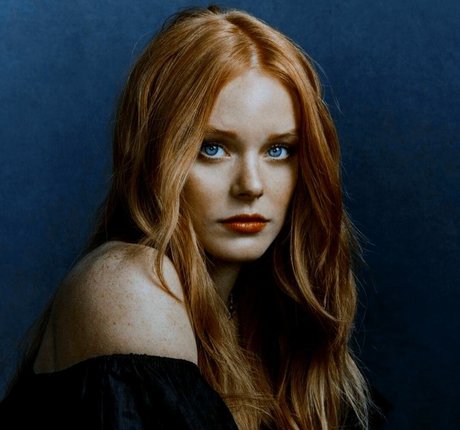 Abby Cowen star art photos