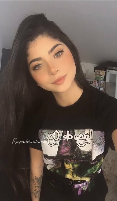 selenakyle69 erotic actress pictures