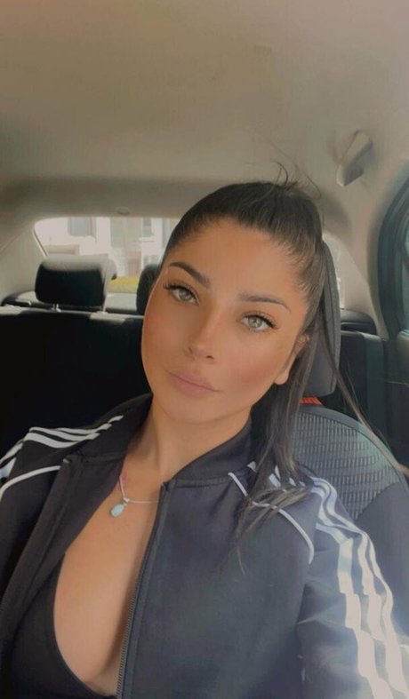 selenakyle69 erotic model images