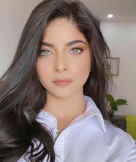 famous nude onlyfans free porn images