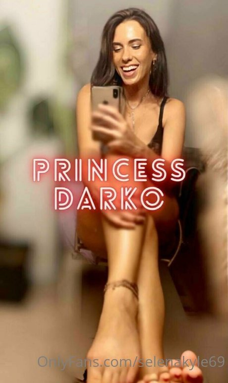 selenakyle69 actress pic