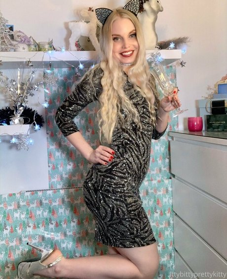 ittybittyprettykittyfree model best pic