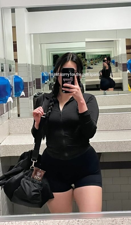 bernaarose pretty model pic