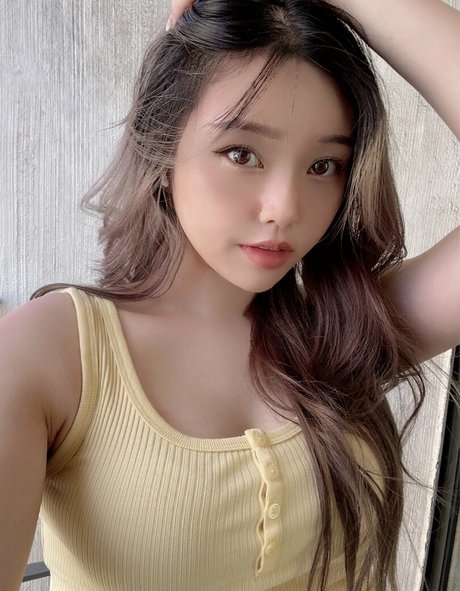 Canahry high quality model pics