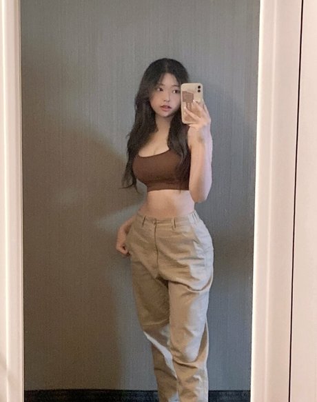 Canahry adult star picture