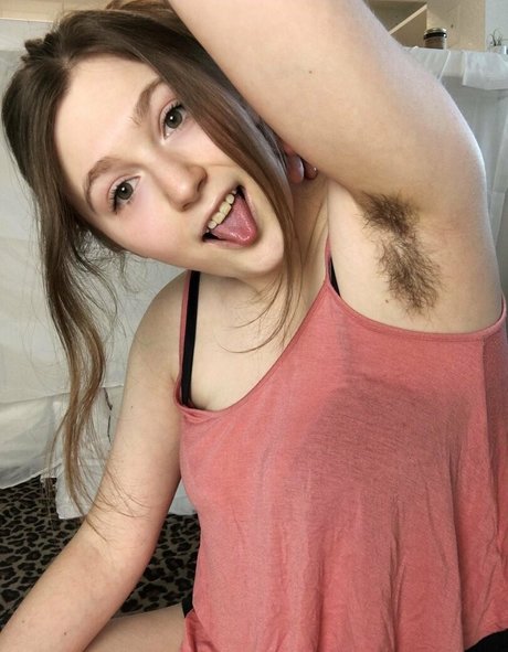 ashleejune model nude picture