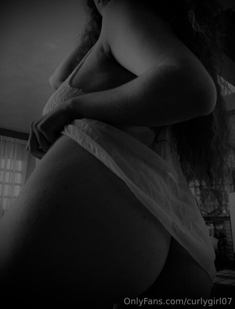 Curlygirl07 hot actress pics