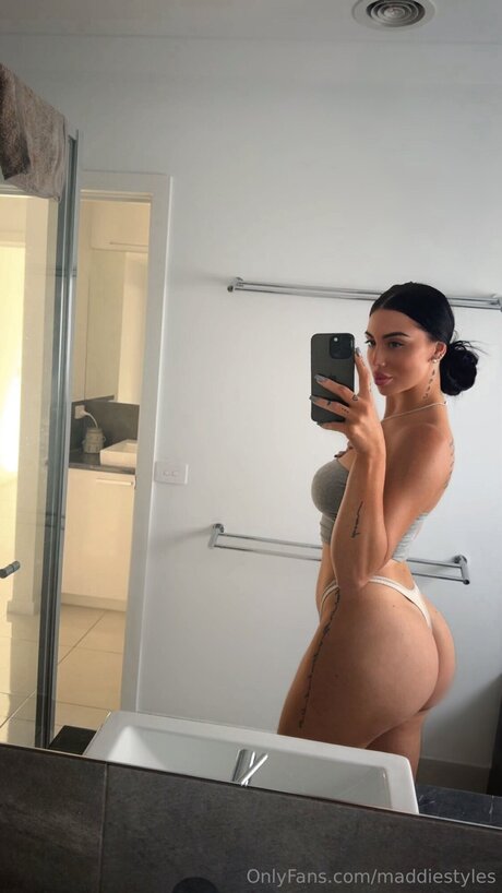 Maddiestyles nudes model images