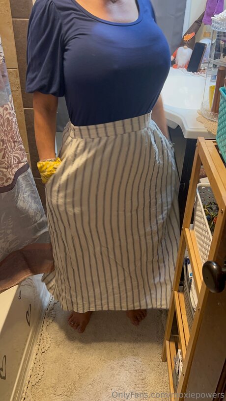 Moxiepowers hot star photos