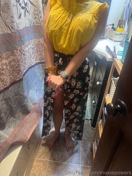 Moxiepowers perfect pornstar photos