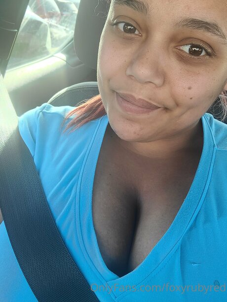 Foxyrubyred erotic actress pic