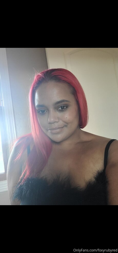 Foxyrubyred naked actress img