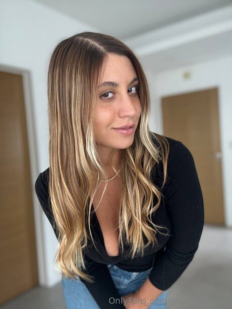 Georgiameyer model top pics