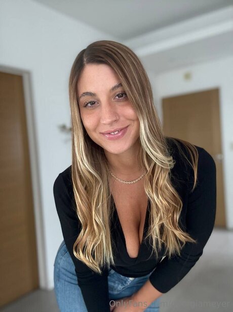 Georgiameyer erotic model photos