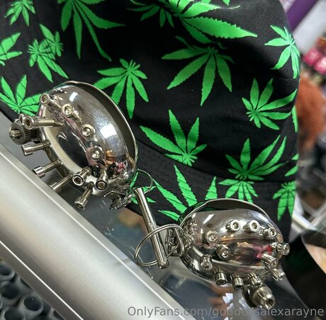 Goddessalexarayne Quick photo