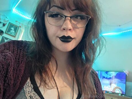 Livvytheghoul sexy star image