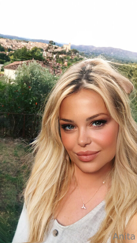 Lovewithanita model sexy image