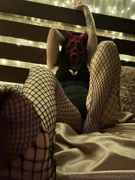 Bekkyybiitch model art pictures