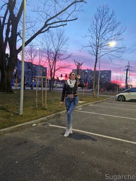 Sugarche nude model picture