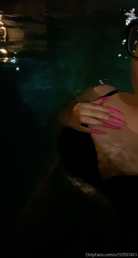 U157057411 star sexy pic