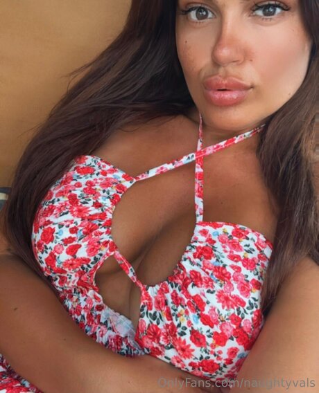 Naughtyvals hot star img