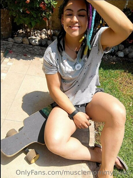 Queenmuscleavery adult star image