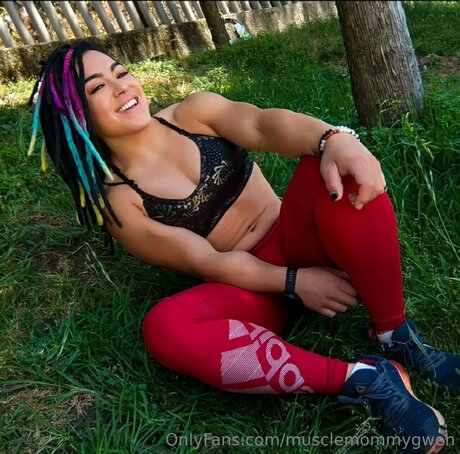 Queenmuscleavery beautiful model galleries