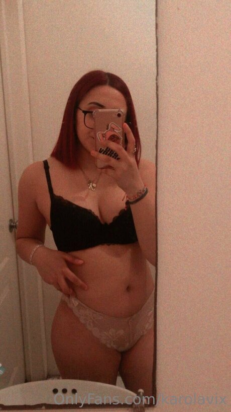 Karolavix porn model picture