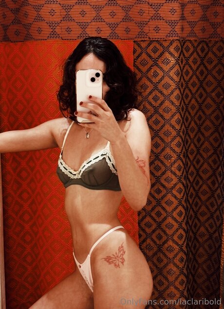 Laclaribold hot actress picture