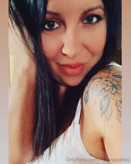 Nylongoddes Profile photo