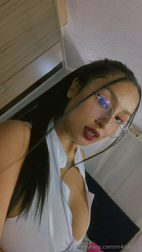 M4rian27 pornstar hot pic