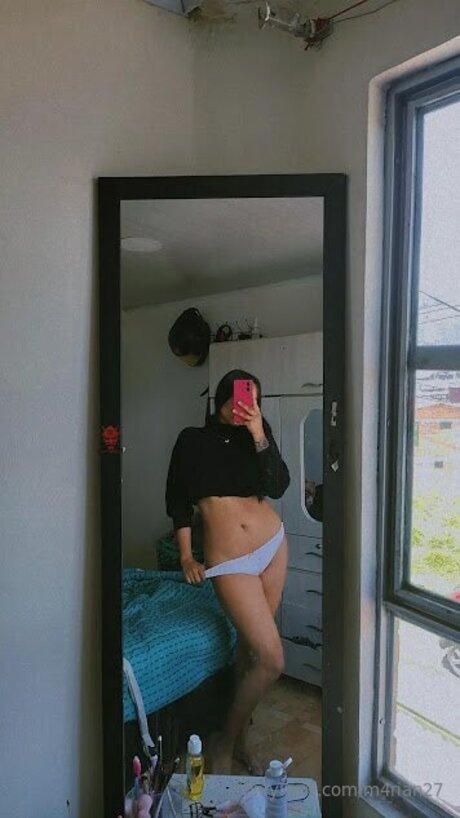 M4rian27 erotic actress img