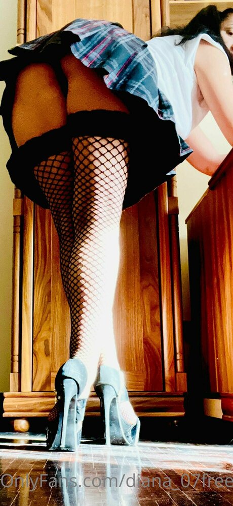 Diana 07free erotic actress images