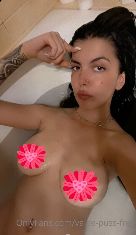 Valentinagoleafree star nudes photo