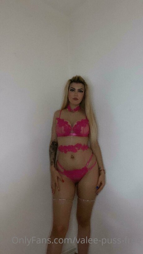 Valentinagoleafree star hd pic