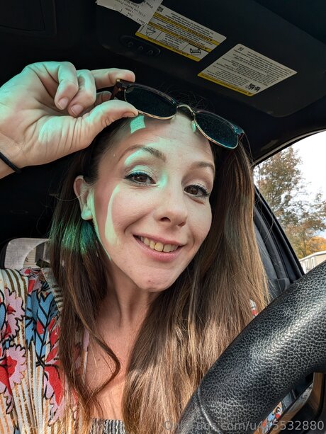 U445532880 model hd picture