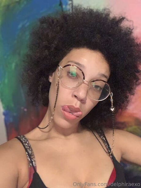 Delphiraexo star nudes pic