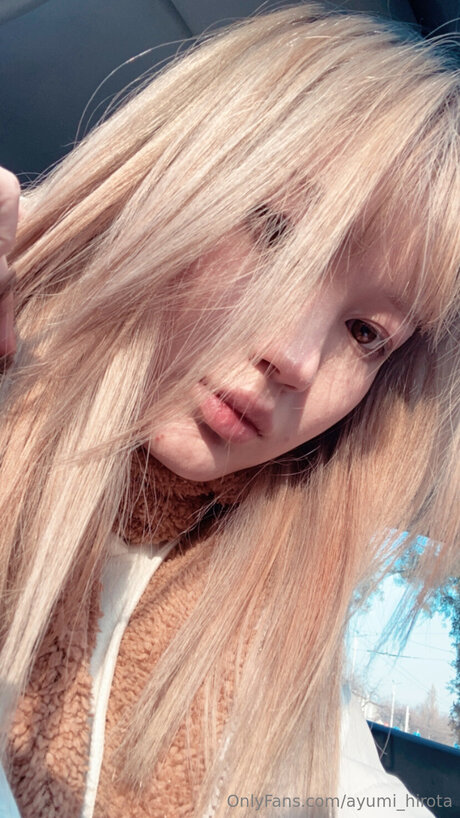 Ayumi Hirota star art photo