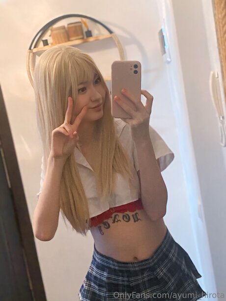 Ayumi Hirota exclusive model pic