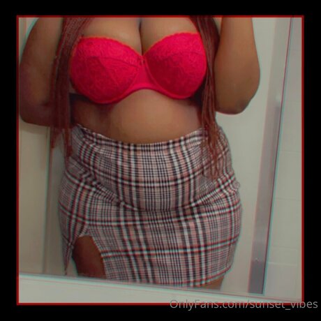 Sunset Vibes naked star pic