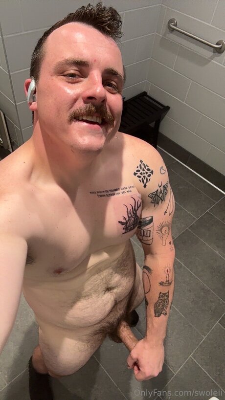 Swoleli beautiful model img