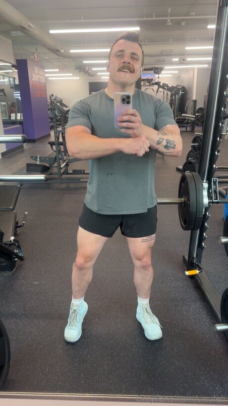 hooters onlyfans hot nude image